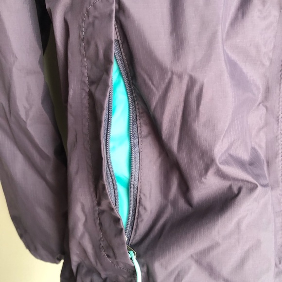 North Face Women’s Rain Jacket, Blue and Teal, Size Small - Picture 3 of 6